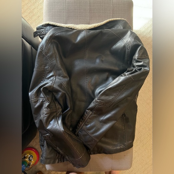 Levi’s leather jacket - Picture 2 of 3
